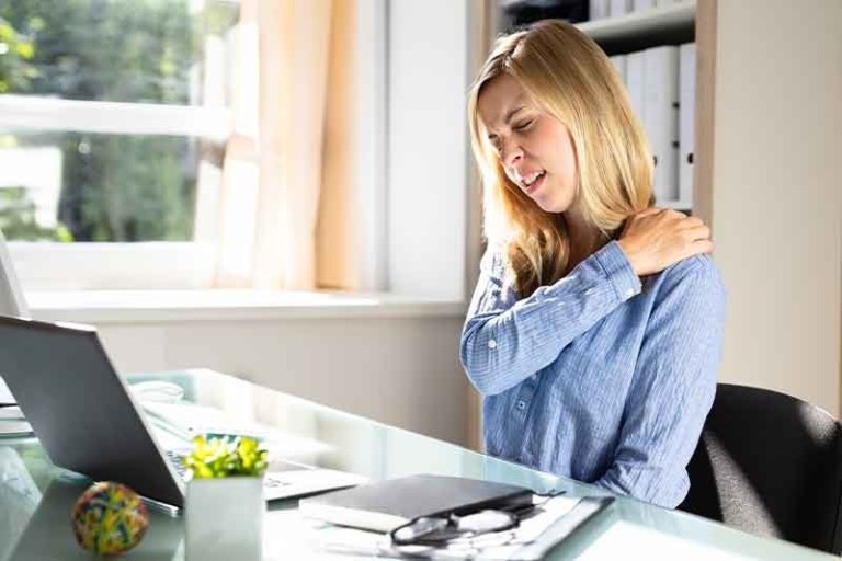 Dolor nervioso tratado por quiropráctica cervical superior