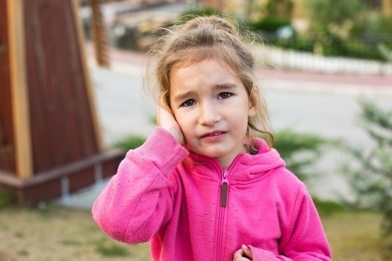 Atención Quiropráctica para Infecciones de Oído en Niños